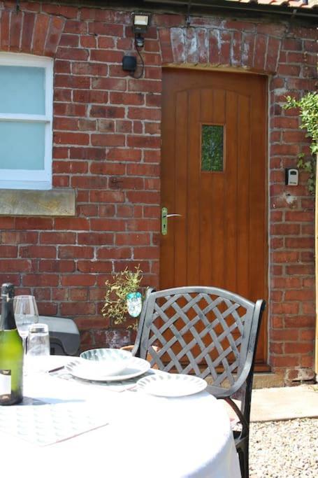 Hideaway Between Coast And Moors In A Beautiful Village Apartment Sleights Exterior photo