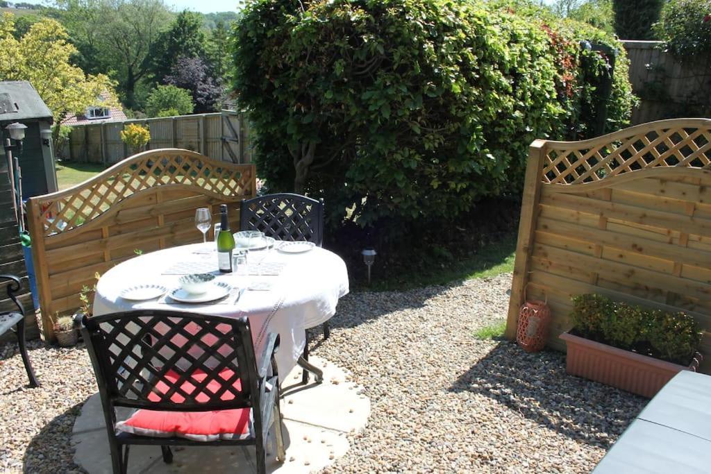 Hideaway Between Coast And Moors In A Beautiful Village Apartment Sleights Exterior photo