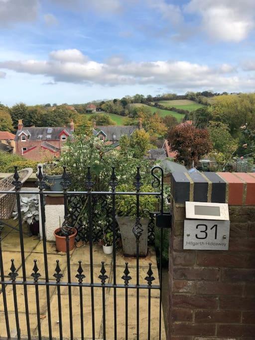 Hideaway Between Coast And Moors In A Beautiful Village Apartment Sleights Exterior photo